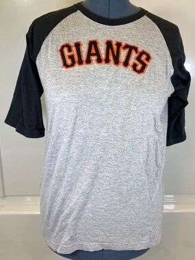 San Francisco Giants YOUTH Sz XL (20) Black and Gray Long Sleeve Shirt